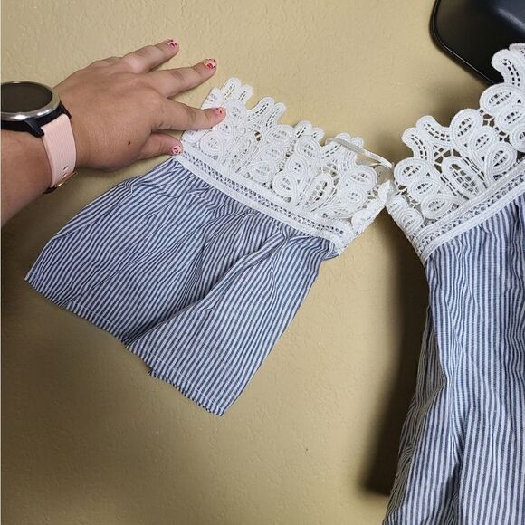 NWT LF Seek the Label Cold Shoulder Top - Picture 2 of 8